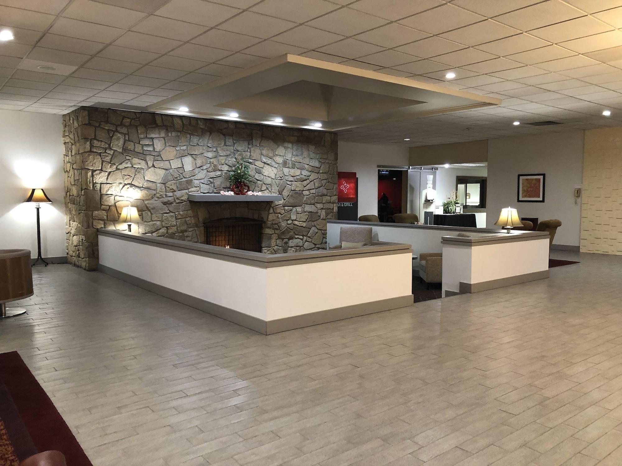 Ramada By Wyndham Clarion Hotel Exterior photo